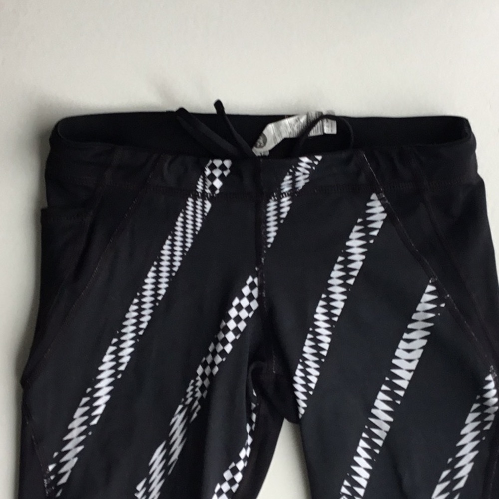 Vmma Cape Legging With Drawstring And Side Pocket - image 3